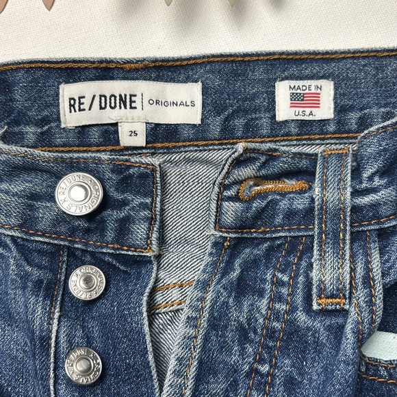 Re/Done Med/Dark Wash Frayed Hem Jeans - 25 - Picture 3 of 7